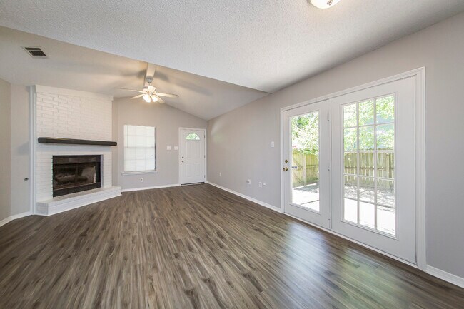 Foto del edificio - 6 Laramie Ln