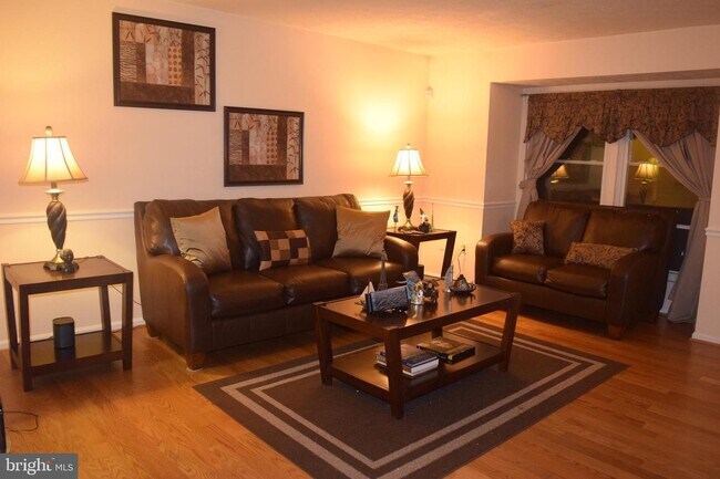 Foto del edificio - 4213 Crosswood Dr