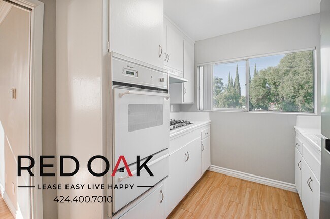 Foto del edificio - 15405 Vanowen St