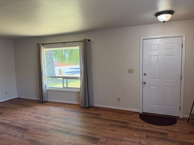 Building Photo - 1280 L St