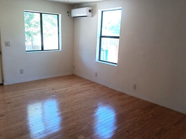 Foto del edificio - MOVE IN SPECIAL! 3 Bedroom 2 Bathroom Home...