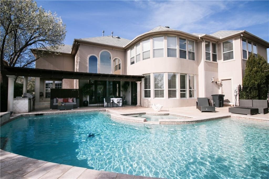 Primary Photo - 2300 Dobbins Ln