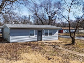 Building Photo - 1135 St Stephens Dr