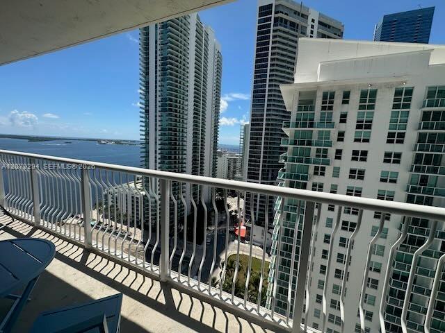 Foto del edificio - 1200 Brickell Bay Dr