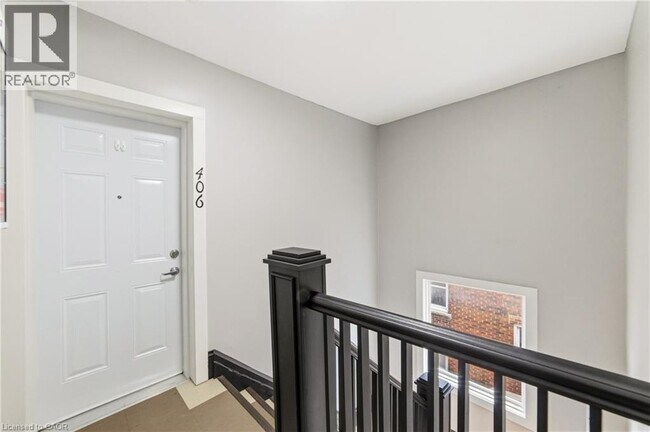 Photo du bâtiment - 1544 King St E