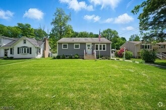 Building Photo - 22 Beaver Brook Ln