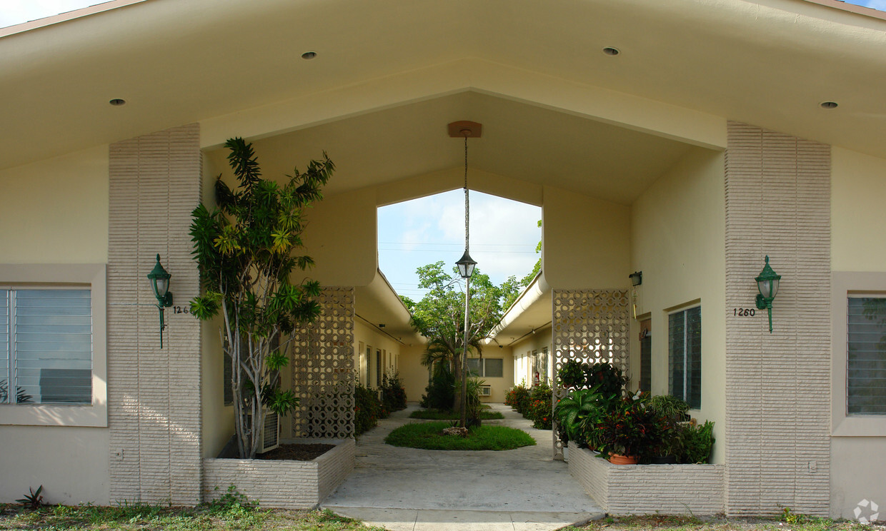 Building Photo - Arch Creek Apartments