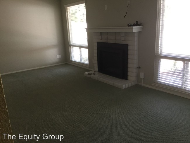Building Photo - 2 br, 2 bath House - 3937 W. Hillsdale