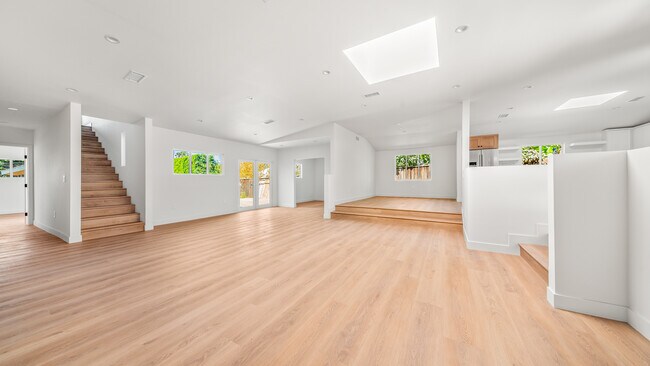 Foto del edificio - 3647 Grand View Blvd