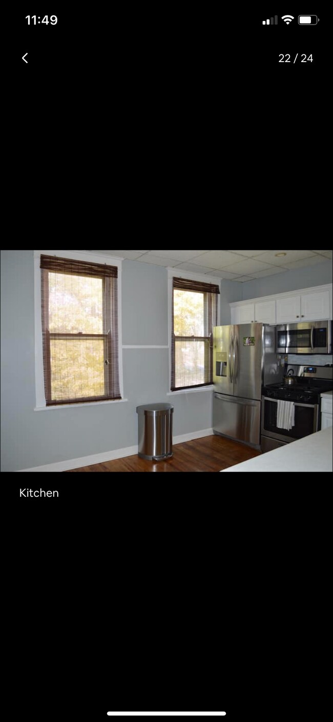 Building Photo - 933 Suire Ave