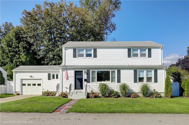 Building Photo - 18 Sylvan Ter