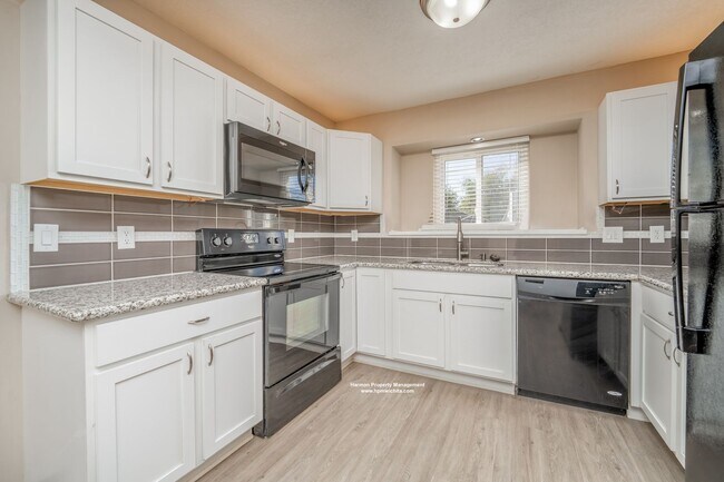 Building Photo - Four Bedroom Two Bathroom House Near Pawne...