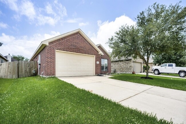 Building Photo - 384 Decoster Blvd