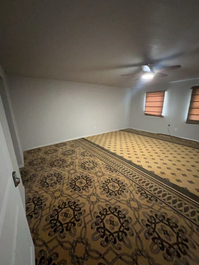 Foto del edificio - 3426 Tampa St