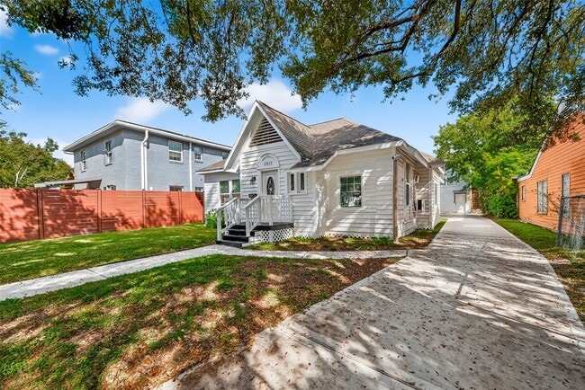 Building Photo - 1511 Scharpe St