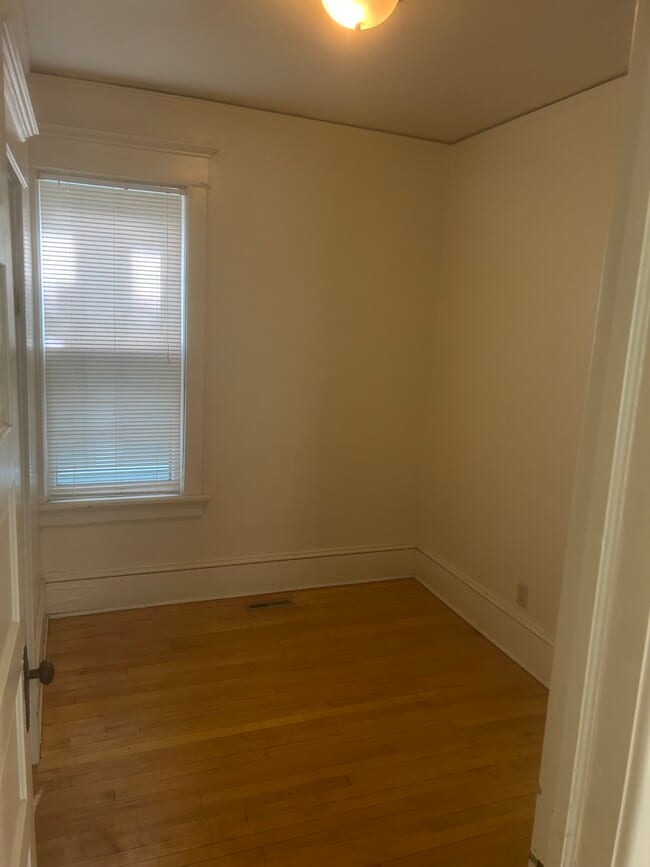 Building Photo - 2216 S 30th St