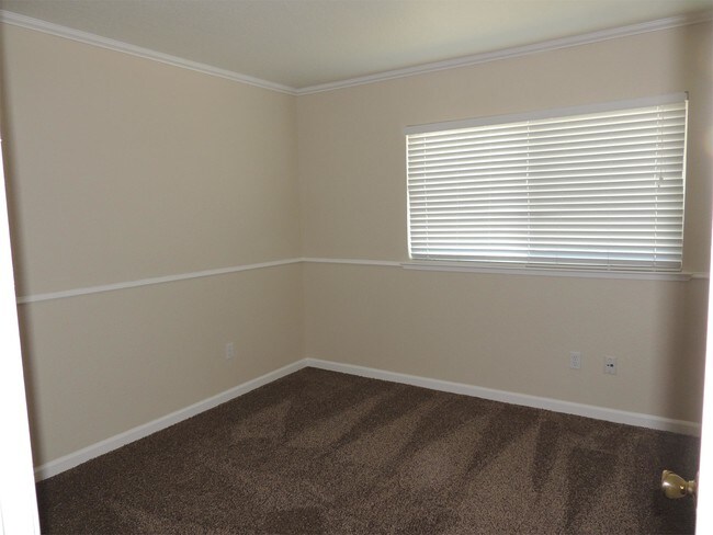 Building Photo - 9480 Batey Ave