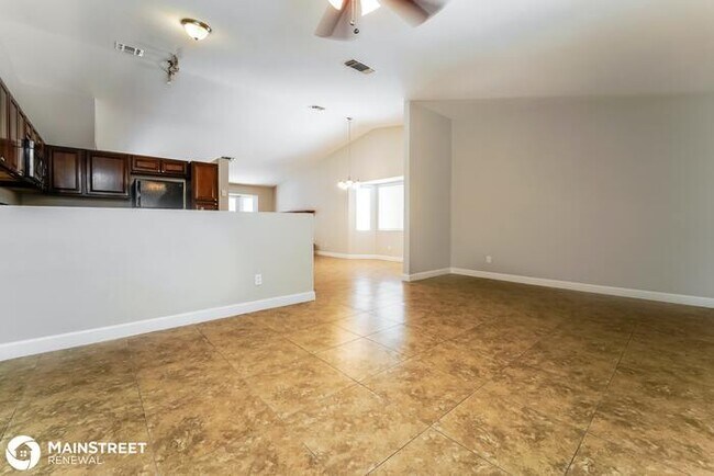 Foto del edificio - 2010 W Burgundy Way, Tucson, AZ 85746