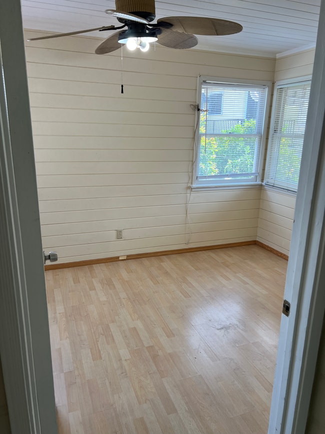 Entrada del dormitorio 2 - 3976 W 7th St