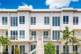 Building Photo - 6415 NW 102nd Path