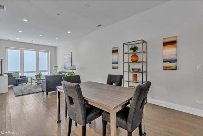 Foto del edificio - 2217 W Madison St