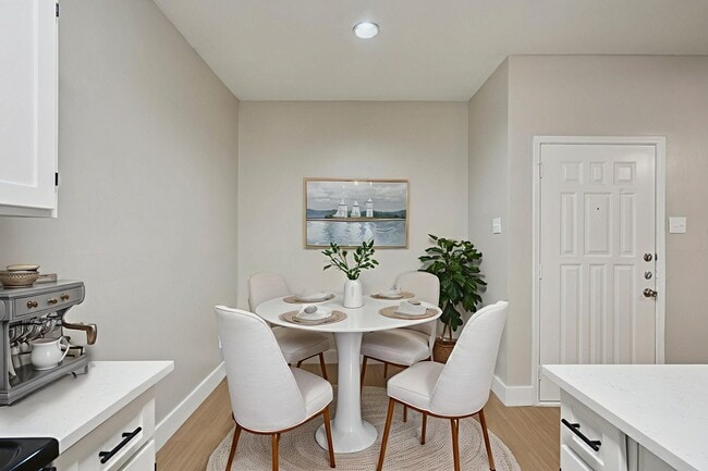 Building Photo - Foxborough Apartments