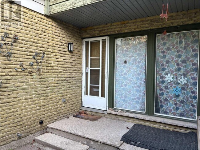 Photo du bâtiment - 322 Scottsdale Dr