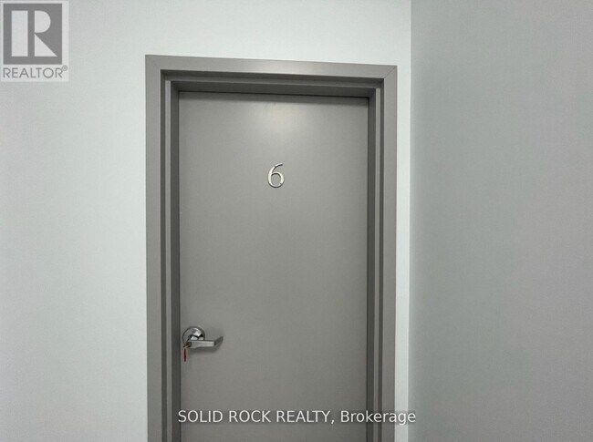 Building Photo - 48 King St E