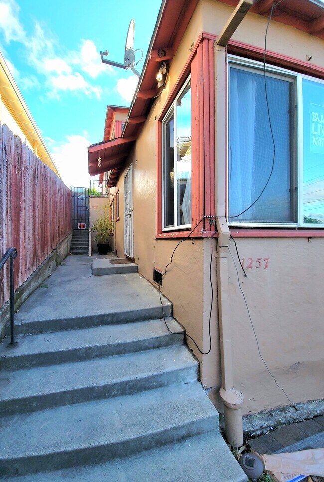 Foto del edificio - 1257 E 34th St