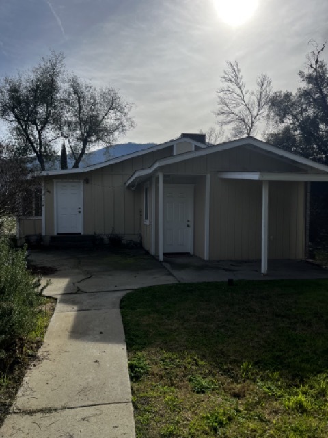 Building Photo - 40671 Old Three Rivers Rd
