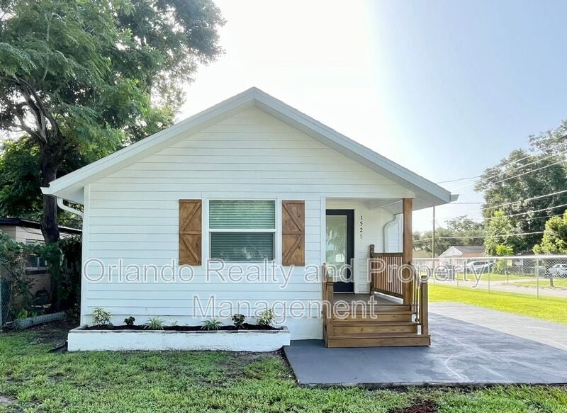 Photo - 1521 Nieuport Ln