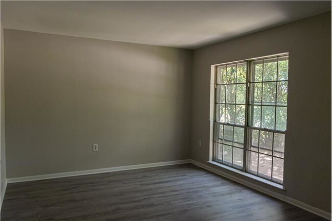Building Photo - 2524 Driftwood St
