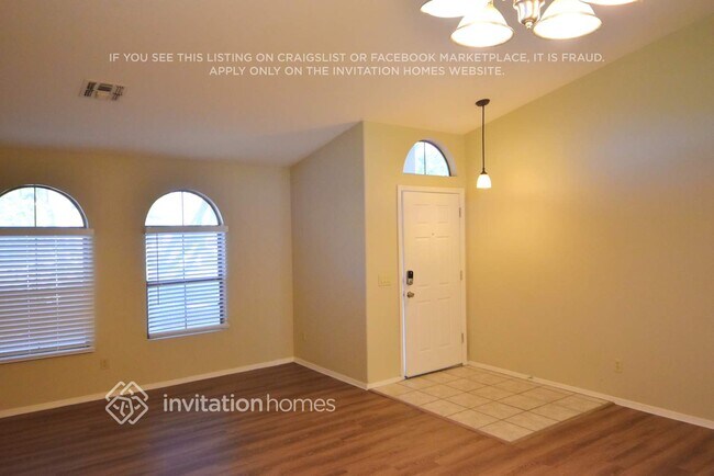 Foto del edificio - 7126 N 81st Dr
