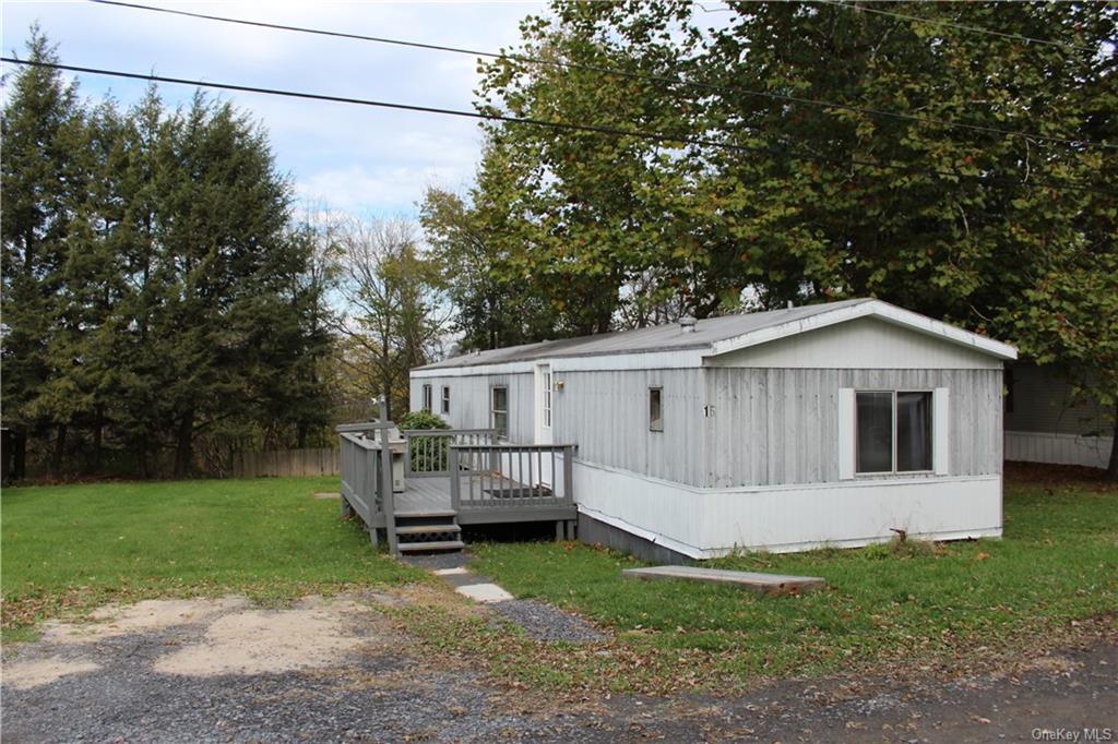 Primary Photo - 16 Tanglewood Park Dr