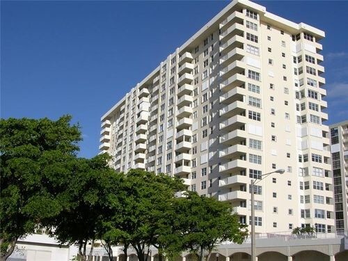 Primary Photo - 3015 N Ocean Blvd