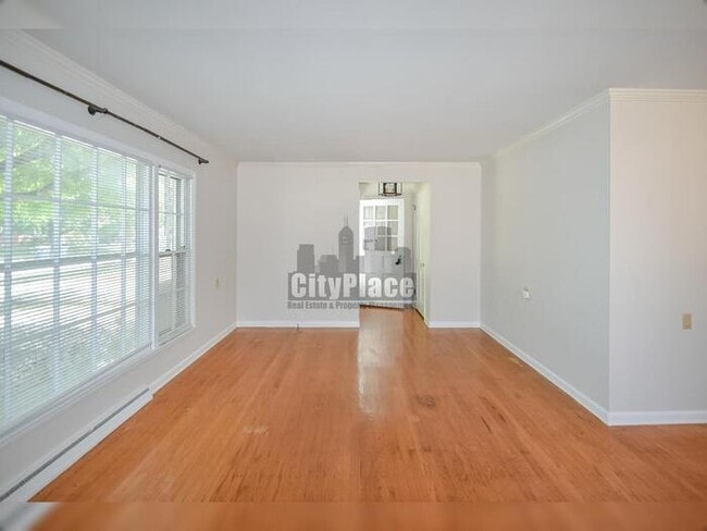 Foto del edificio - 6174 Evanston Ave
