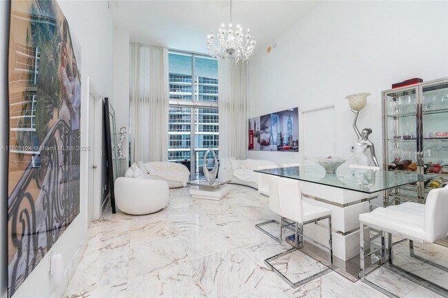 Foto del edificio - 475 Brickell Ave