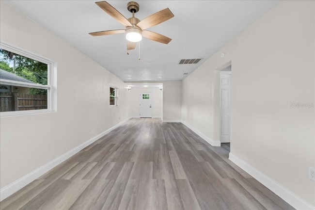 Building Photo - 1906 E Ida St