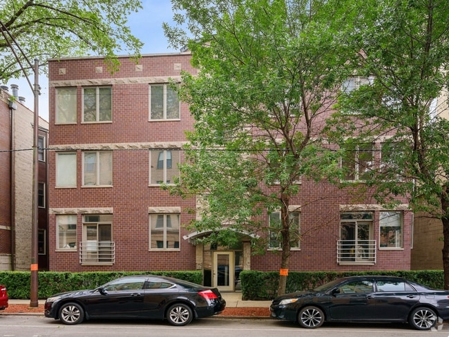 Building Photo - 2442 N Southport Ave