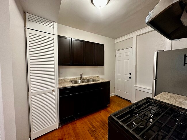 Foto del edificio - 4056 W Crystal St