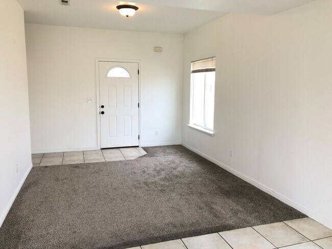 Foto del edificio - 2574 Robin Rd