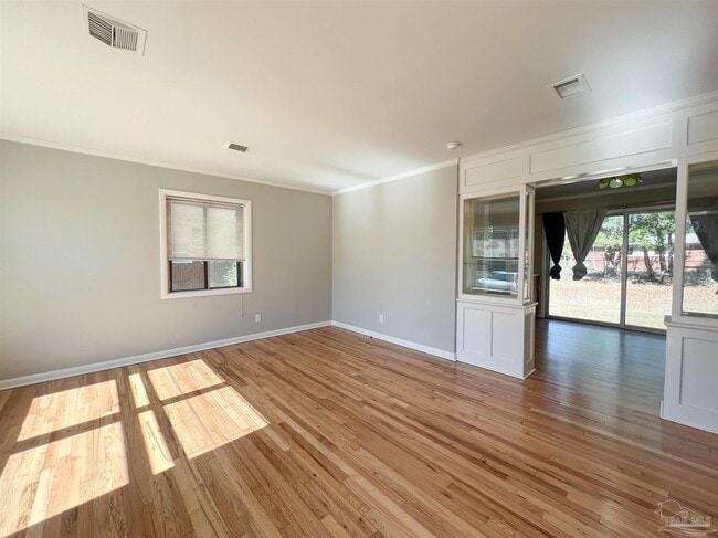 Building Photo - 3730 Forest Glen Dr