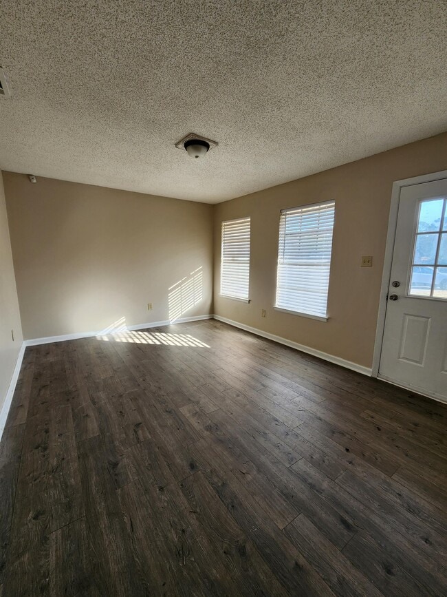 Building Photo - 2201 Shadowwood Cir
