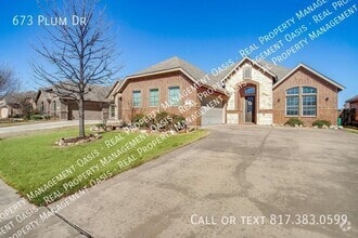 Building Photo - 673 Plum Dr