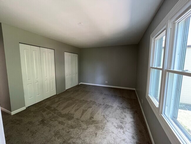Building Photo - 17704 Stonebridge Dr