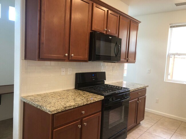 Building Photo - Beautiful home for rent in Sparks