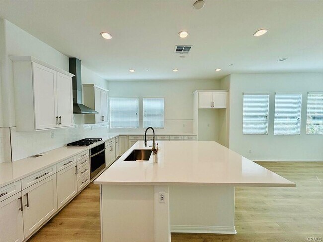 Foto del edificio - 27366 Hyland Ct