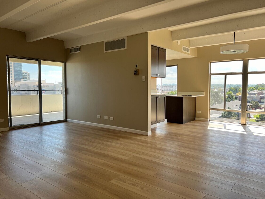 Primary Photo - NEW RENOVATION - 2 Bedroom High Rise Condo...