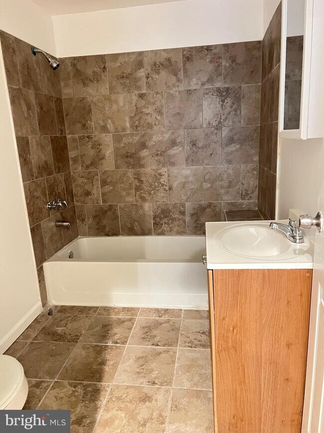 Foto del edificio - 569 N 58th St