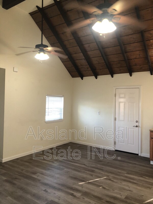 Foto del edificio - 595 N Grant Ave